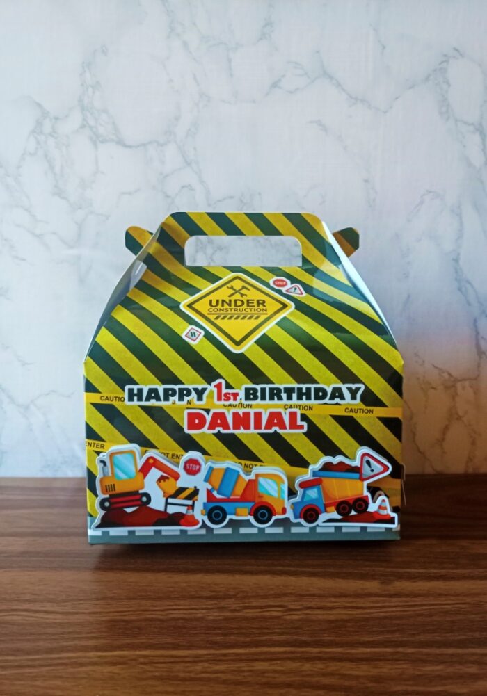 Under construction theme snacks box