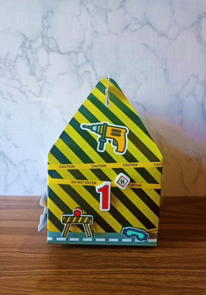 Under construction theme snacks box